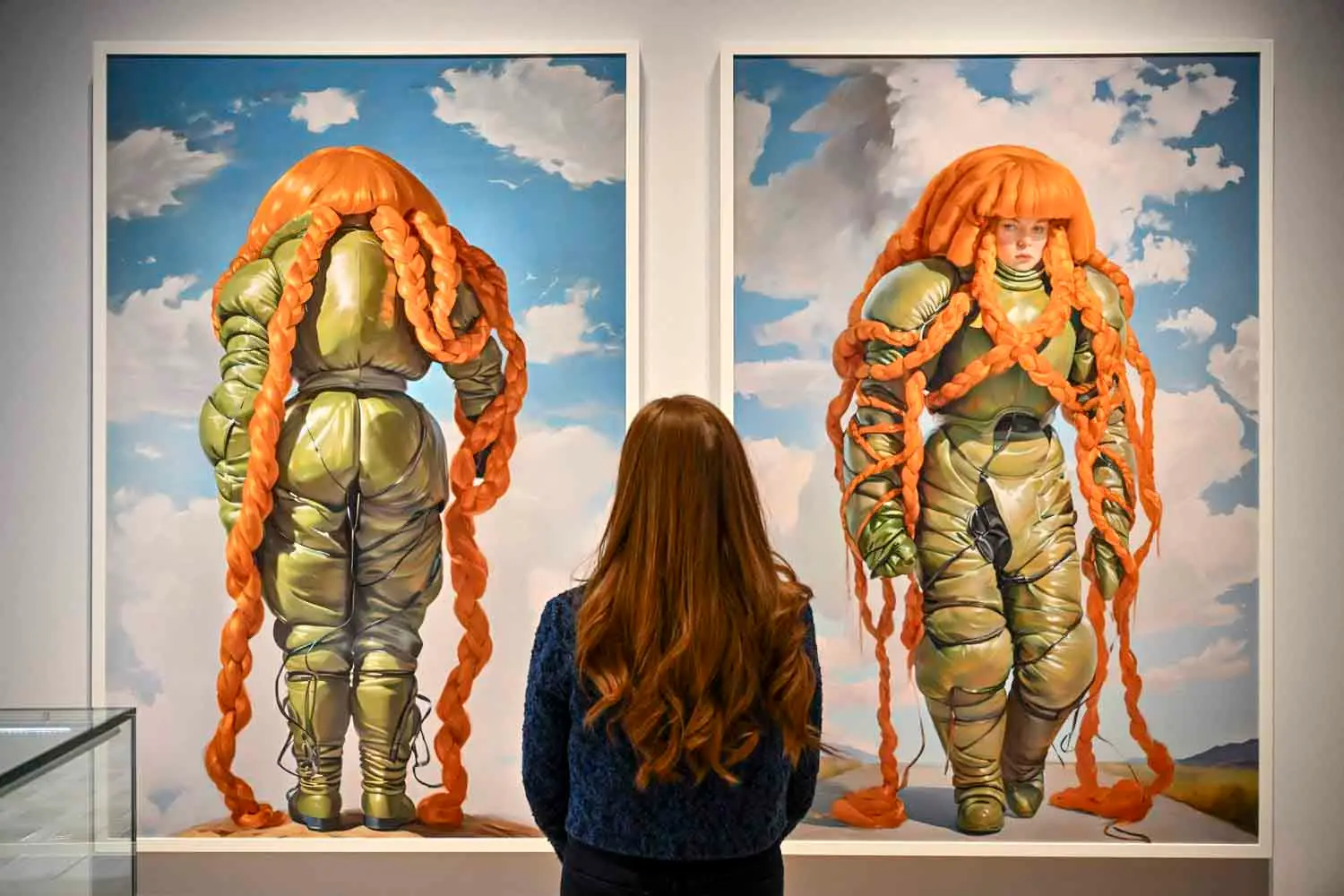 alt="Fastening tools for artificial flower assembly and craft artwork"